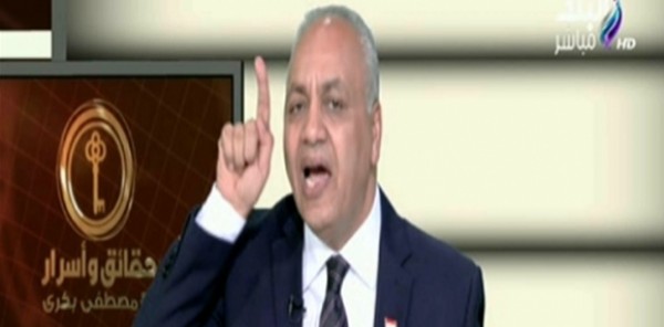بالفيديو..مصطفي بكري: نقابة الصحفيين تحولت لبيت أكل الفسيخ