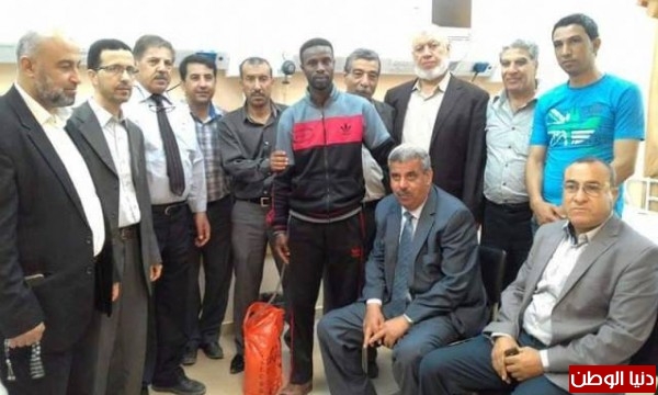 وفد اتحاد الكرة يزور لاعب جمعية الصلاح أحمد المشارفة للاطمئنان عليه