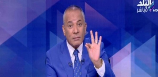 أحمد موسي يسب باسم يوسف لدفاعه عن فرقة اطفال شوارع