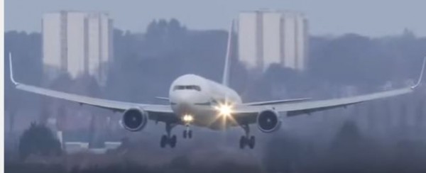 هبوط مرعب يحقق ملاين المشاهدات