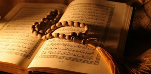 4 كلمات تعادل أجر قراءة القرآن الكريم
