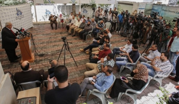 أبو شهلا: الحكومة بتعليمات من "الحمدلله" تبدأ بتنفيذ مشروع تشغيل 10 آلاف عامل وخريج في غزة (فيديو)