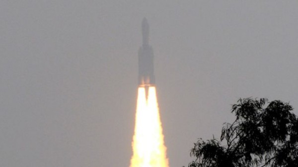الهند تطلق مكوك فضاء صغيراً يمكن إعادة استخدامه