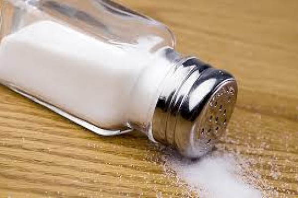 دراسة: تقليل تناول الملح بشكل مفرط خطر على الصحة