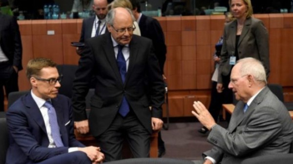 دول منطقة اليورو تقرر تقديم المزيد من القروض وتسهيلات السداد لليونان