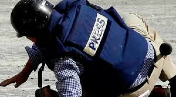 إصابة مراسلين حربيين إثنين في معارك الفلوجة ودعوات لمزيد من الحماية للطواقم الإعلامية