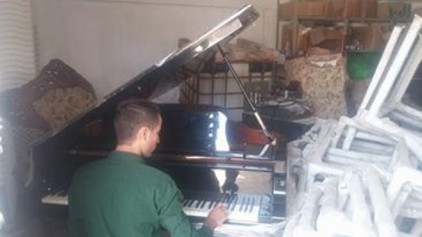 نجا من ثلاث حروب ..أين يوجد البيانو الوحيد في غزة ؟؟