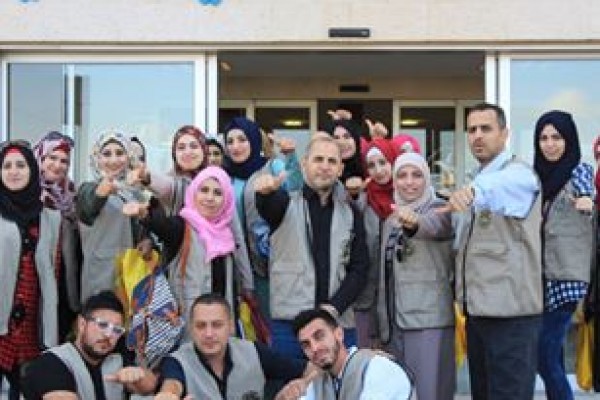 وفد من جامعة القدس المفتوحة ومجلس اتحاد الطلبة بنابلس يزور مرضى مستشفى النجاح