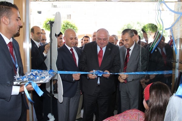 محافظ سلطة النقد يستهل جولة موسعة في غزة بافتتاح فرع لمؤسسة فاتن وزيارة الغرفة التجارية