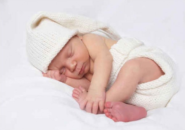 هل يُصاب الطفل الذي يرضع طبيعيًا بالإمساك؟