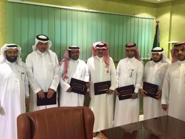 بالصور..تكريم  قادة المدارس في جدة بالسعودية 