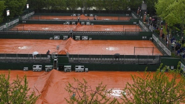 الأمطار توقف المباريات مجددا في رولان غاروس