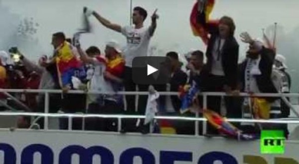 احتفالات ريال مدريد بفوزه بدوري أبطال أوروبا (فيديو)