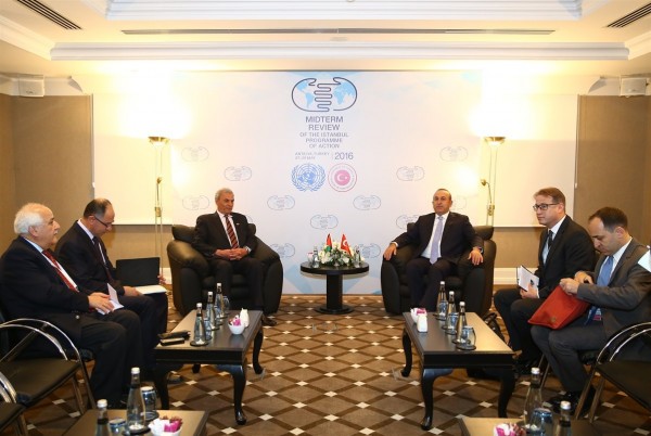 نائب رئيس الوزراء يجتمع مع وزير الخارجية التركي ويبحث معه اخر التطورات