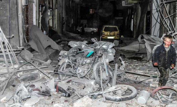 مقتل 23 مدنيا في غارات روسية مكثفة ليلا على مدينة إدلب في شمال غرب سوريا