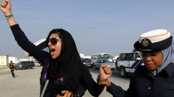 البحرين تفرج عن الناشطة زينب الخواجة "لأسباب إنسانية"