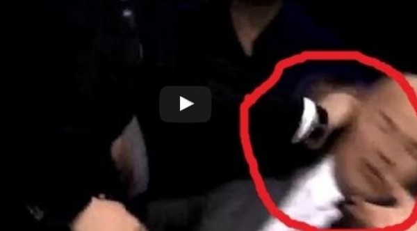 بالفيديو.. لحظة اعتداء صحفي على محلل سياسي