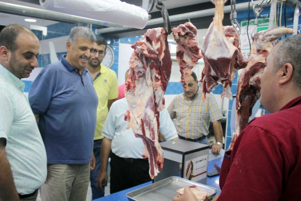 جمعية المستهلك خلال جولاتها في السوق تدعو الى ضبط اسعار الخراف الحية واسعار اللحوم للمستهلك
