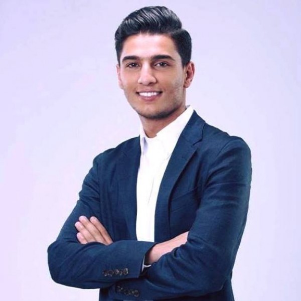 فيديو نادر: محمد عساف قبل الشهرة يُطرب زملائه قبل الامتحانات .. ويهدي السفير القطري موال من قلب الجامعة