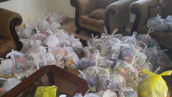 إقليم سلفيت:  حركة "فتح" توزع السلة الغذائية على الأسر الفقيرة في بلدة مردة