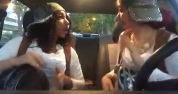 شاهد مهارة فتاتين في التقسيم على ألة الطبلة