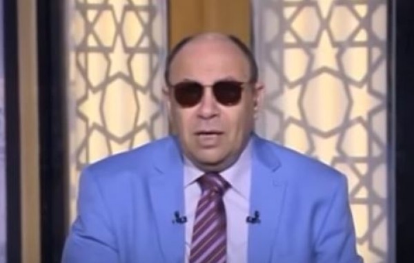 الداعية مبروك عطية يغازل متصلة على الهواء