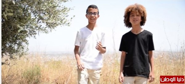 بالفيديو : طفلان من الطيبة يتغنيان بمدينتهما بأغنية "هذا هو الوطن"