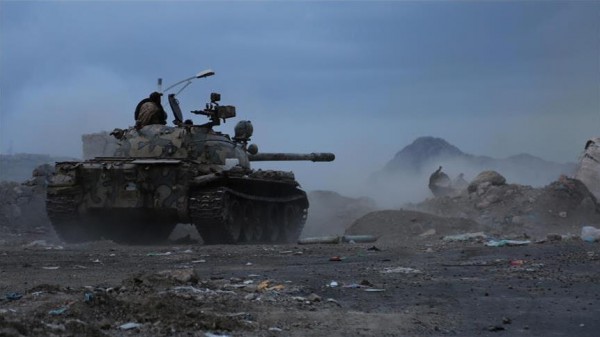 الحوثيون يتقدمون نحو قاعدة العند العسكرية جنوبي اليمن