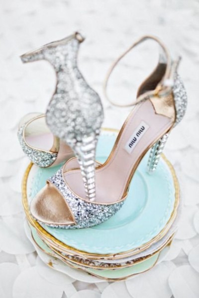 بالصور : لتكوني مميزة يوم زفافك  .. ٣٠ موديل مميز من أحذية عروس 2016