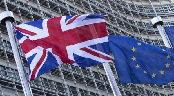 خبراء اقتصاديون: خروج بريطانيا من الاتحاد الأوروبي قد يؤدي إلى هبوط إجمالي الناتج المحلي بنسبة 4.2% على المدى البعيد