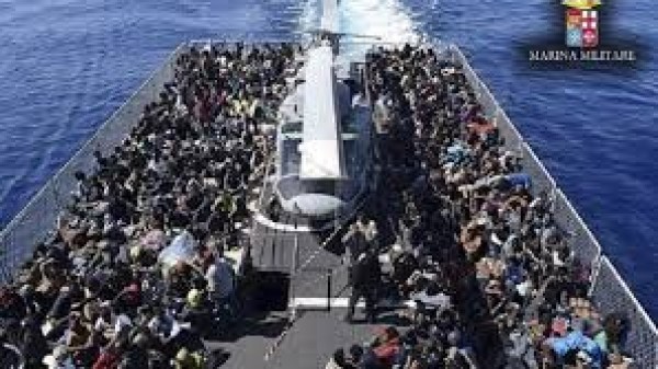 إيطاليا تنقذ أكثر من 3300 مهاجر في أسبوع