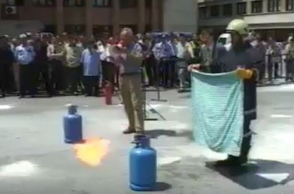 شاهد الطريقة المثالية للسيطرة على حريق أنابيب الغاز