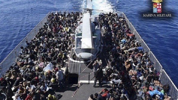 إيطاليا تنقذ أكثر من 3300 مهاجر في أسبوع