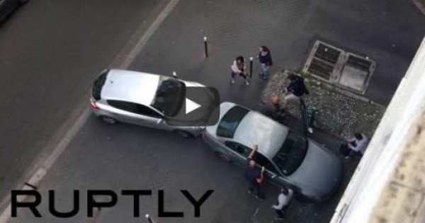 الشرطة الفرنسية تعتقل مشتبها به تحت تهديد السلاح