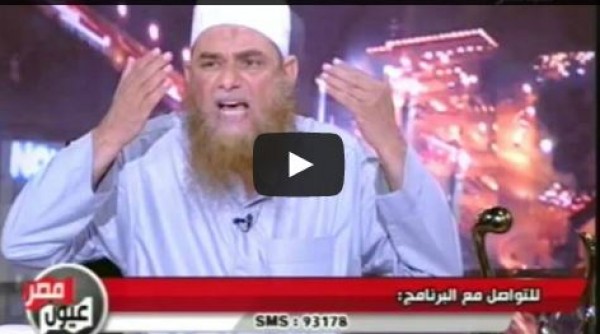 داعية سلفي ينفعل على الهواء: "مين عادل إمام دا؟"