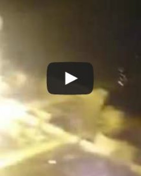 شاب سوري يصوّر تساقط الفوسفور حوله في حلب دون خوف