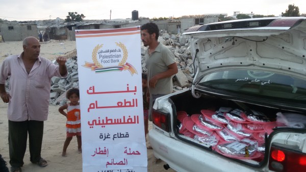 بنك الطعام الفلسطيني ينفذ الحملة الثانية من مشروع افطار الصائم بمنطقة نهر البارد
