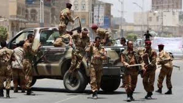 معارك بين قوات الجيش والمقاومة وجماعات الحوثيين في مناطق متفرقة باليمن