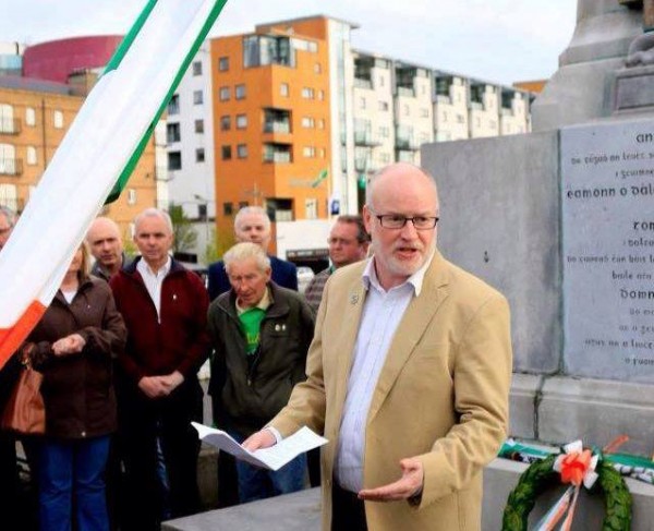السيناتور الأيرلندي "بول جافين" يطالب بالإفراج الفوري عن الرفيق كاي