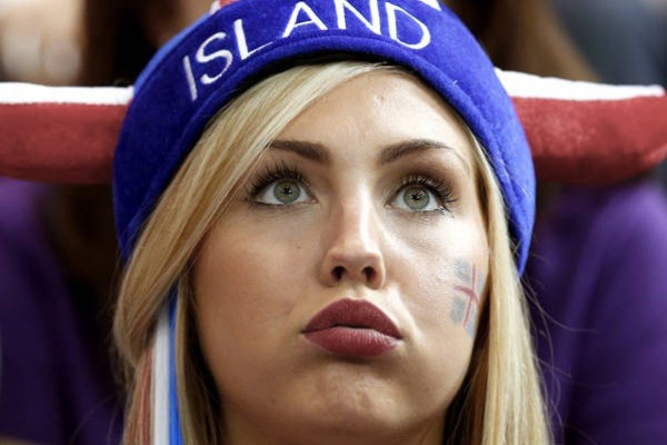 بسبب نقص الذكور ايسلندا تمنح 5000 دولار شهريا لكل مهاجر يتزوج ايسلندية