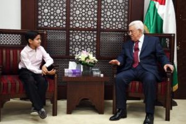 الرئيس يستقبل الطفل محمد حوامدة الحافظ للقرآن الكريم