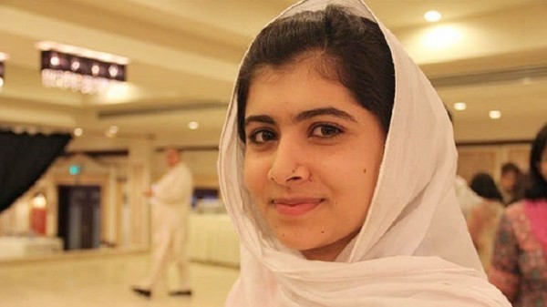 تعرف على قصة طالبة باكستانية نجت من "طالبان" لتنضم لنادي المليونيرات !