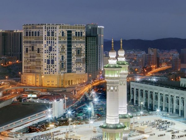 (أنجم مكة) بالحارة الحجازية يعود إلى الزمن الجميل