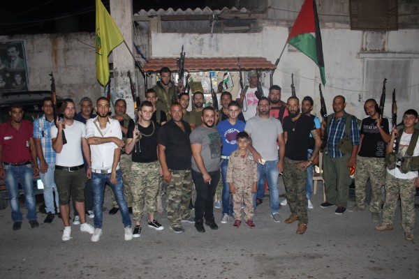 حركة فتح في مخيم المية ومية تحيي عيد الفطر بوضع اكاليل على نصب شهداء المخيم