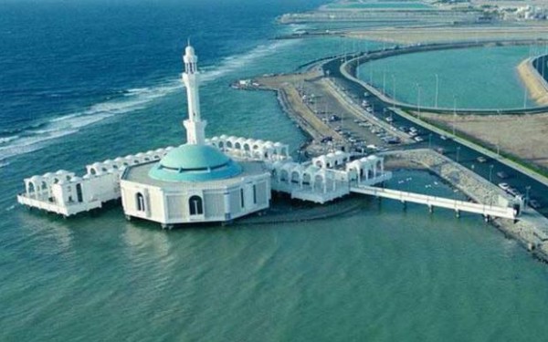 بين سوق عكاظ وفقيه الأكواريوم.. أماكن سياحية مثيرة بالسعودية