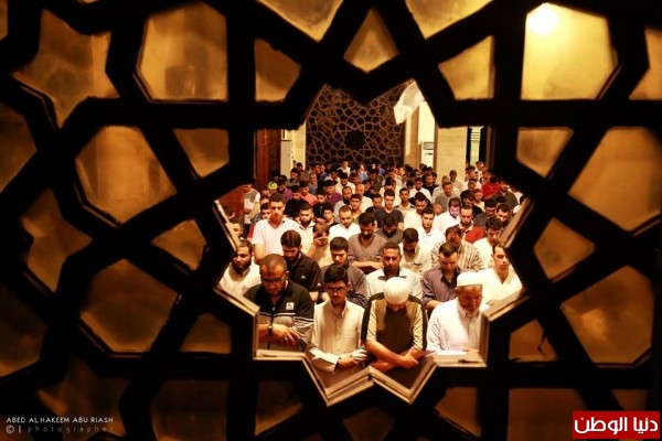 الصورة الفائزة بمسابقة رمضان بالعربي للمصور الفلسطيني عبد الحكيم أبو رياش