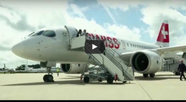 بالفيديو: شاهد طائرات بوينغ 737 ماكس تشد انظار زوار معرض فارنبورو الدولي