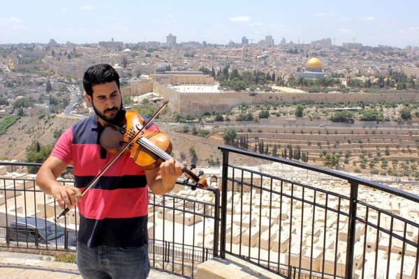 على عتبات القدس