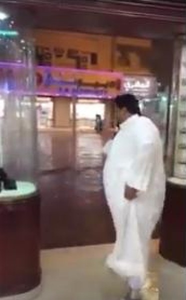 إنزلاق قوي أثناء هطول المطر في السعودية
