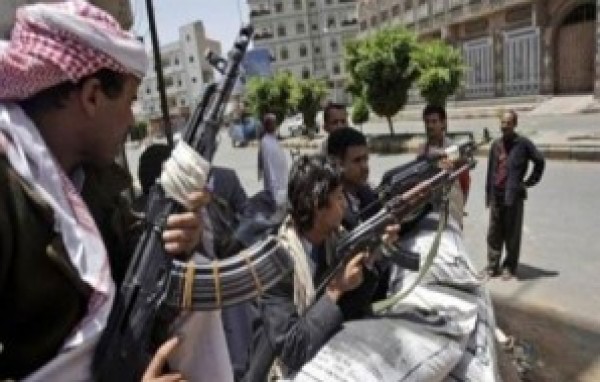 المجلس العسكرى بتعز يطالب باتخاذ إجراء حاسم ضد الجماعات الحوثية